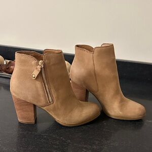 Women's Aldo Tan Leather Ankle Distressed-Look Booties with Gold Zipper